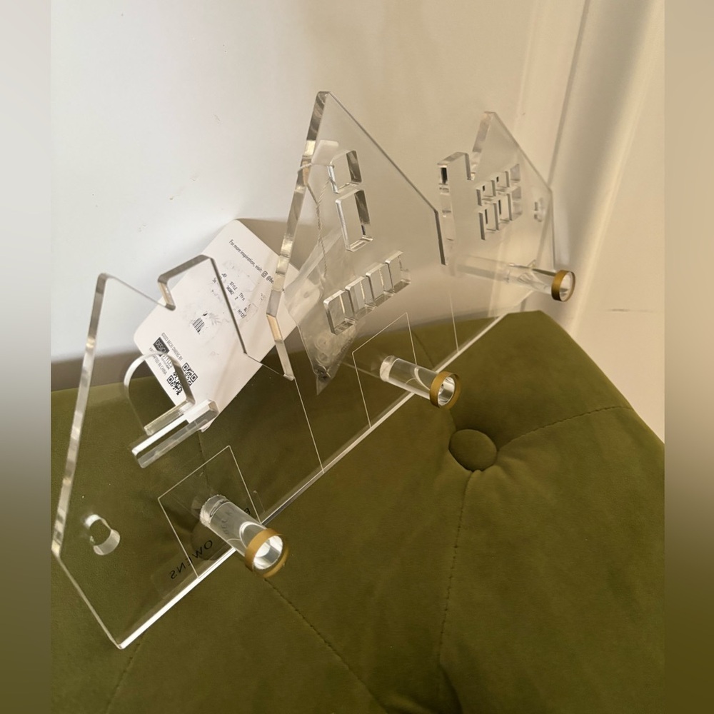 NWT - Two Acrylic Hook Wall Racks - Picture 9 of 11